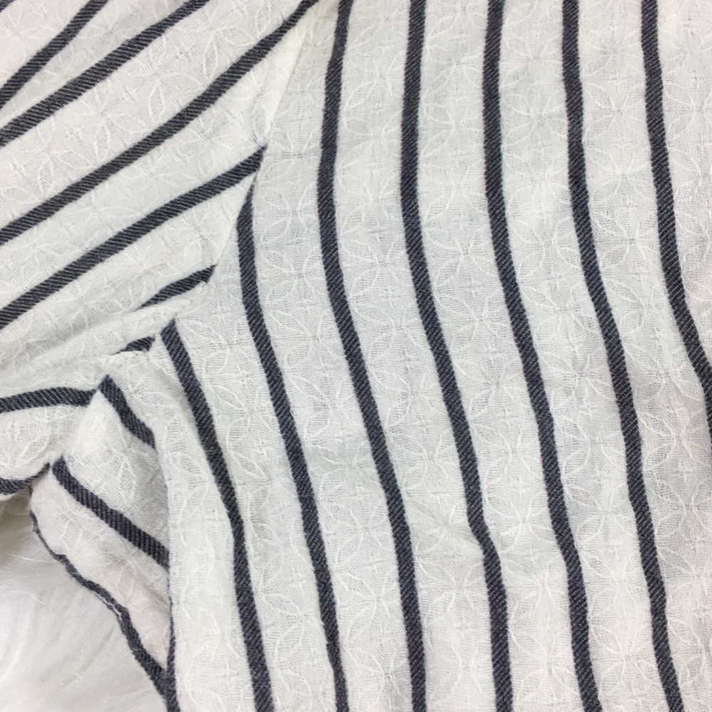 0039 Italy Stripped Black & White Blouse Sz Small - Picture 5 of 7